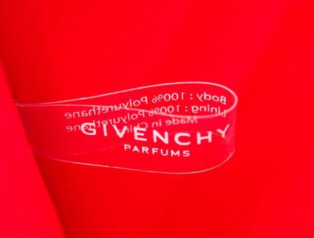 ジバンシィ ノベルティ ジオメトリックポーチ ファスナー開閉 レッド GIVENCHY PARFUMS【正規品】 < ブランド ジバンシィ ノベルティ ジオメトリックポーチ ファスナー開閉 レッド GIVENCHY PARFUMS【正規品】 < ブランドの