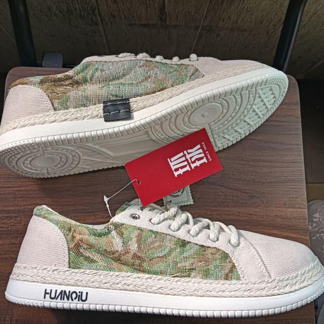 新品 27cm メンズ スニーカー シューズ ホワイト 靴 カジュアル < 男性ファッション  新品 27cm メンズ スニーカー シューズ ホワイト 靴 カジュアル < 男性ファッションの