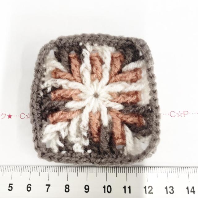 31*ハンドメイド♪抽象画風グラニースクエアモチーフ 毛糸 13 < ペット/手芸/園芸 31*ハンドメイド♪抽象画風グラニースクエアモチーフ 毛糸 13 < ペット/手芸/園芸の