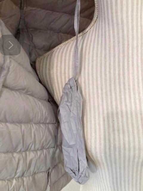 ダウン90% 薄手ダウンジャケット ボタン1つで丸首からV首に グレー < 女性ファッション ダウン90% 薄手ダウンジャケット ボタン1つで丸首からV首に グレー < 女性ファッションの