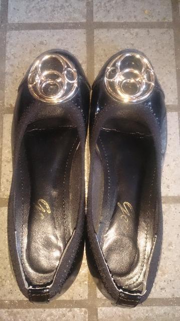 フラットシューズ☆エナメルパンプス☆ブラック☆S☆美品 < 女性ファッション フラットシューズ☆エナメルパンプス☆ブラック☆S☆美品 < 女性ファッションの