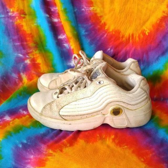 pib(*L`)K-SWISSXj[J[38C`  t@bV 