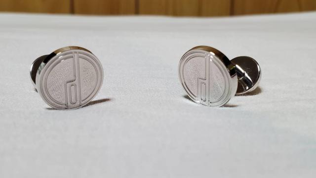 正規未 アルフレッドダンヒル ADロゴ×dエンブレム カフス ミニマルカフリンクス Wラウンドボタン < ブランド  正規未 アルフレッドダンヒル ADロゴ×dエンブレム カフス ミニマルカフリンクス Wラウンドボタン  < ブランドの