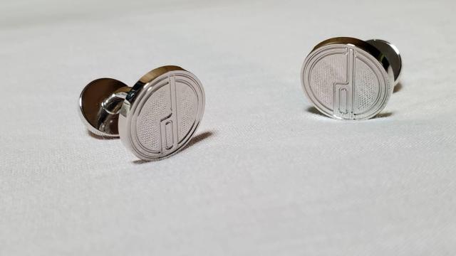 正規未 アルフレッドダンヒル ADロゴ×dエンブレム カフス ミニマルカフリンクス Wラウンドボタン < ブランド  正規未 アルフレッドダンヒル ADロゴ×dエンブレム カフス ミニマルカフリンクス Wラウンドボタン < ブランドの