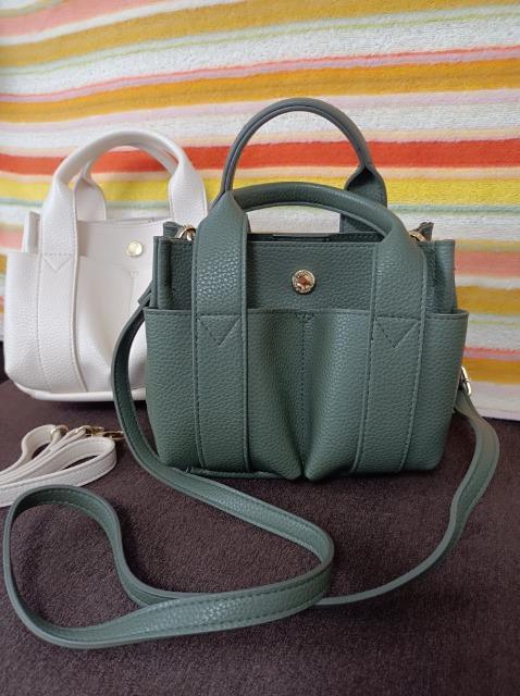 オペークドットクリップ★柔らかフェイクレザー★2wayバック★カーキ★新品同様★ポケットいっぱい便利便利★オススメ★ < 女性ファッション  オペークドットクリップ★柔らかフェイクレザー★2wayバック★カーキ★新品同様★ポケットいっぱい便利便利★オススメ★  < 女性ファッションの