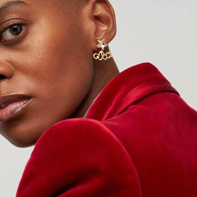 新品グッチGUCCIスクリプトロゴピアス星スター ゴール < ブランド 新品グッチGUCCIスクリプトロゴピアス星スター ゴール < ブランドの