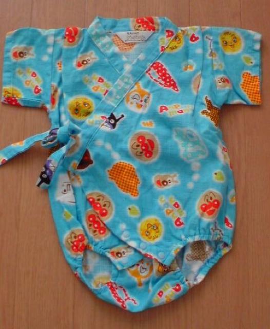 新品同様*それいけ!アンパンマン*ダルマオールタイプ*甚平*浴衣*青*男女兼用*70 < キッズ/ベビー  新品同様*それいけ!アンパンマン*ダルマオールタイプ*甚平*浴衣*青*男女兼用*70  < キッズ/ベビーの