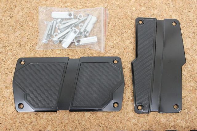 汎用カーボン調アルミペダル AT用 ブラックXカーボン < 自動車/バイク 汎用カーボン調アルミペダル AT用 ブラックXカーボン < 自動車/バイク