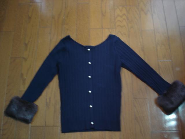 ★アプワイザーリッシェ 袖ファー付きバックデザインリブ編みニット★クローゼット整理価格! < ブランド ★アプワイザーリッシェ 袖ファー付きバックデザインリブ編みニット★クローゼット整理価格! < ブランドの