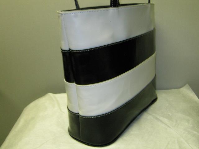 本革 クロ/白 オリジナル トートバッグ(バケツ型) 新品 < 女性ファッション  本革 クロ/白 オリジナル トートバッグ(バケツ型) 新品 < 女性ファッションの