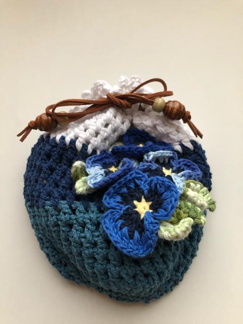 ハンドメイド ポーチ パンジーいっぱい♪ ブルー コットン < 女性ファッション  ハンドメイド ポーチ パンジーいっぱい♪ ブルー コットン < 女性ファッションの