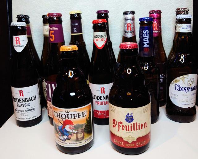 ベルギービール★空瓶★14本★ビール★ワールドビール★クラフトビール★ガラス素材★インテリア★オブジェ★小道具★店舗飾り★送料無料 < インテリア/ライフ ベルギービール★空瓶★14本★ビール★ワールドビール★クラフトビール★ガラス素材★インテリア★オブジェ★小道具★店舗飾り★送料無料 < インテリア/ライフの