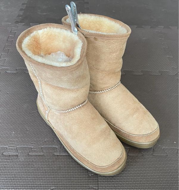 ミネトンカ ムートンブーツ ベージュ ミドル丈  サイズ8 25cm  防寒 中古 < 女性ファッション  ミネトンカ ムートンブーツ ベージュ ミドル丈  サイズ8 25cm  防寒 中古 < 女性ファッションの