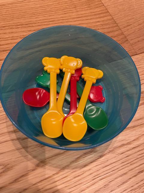 カラフルな子ども用スプーンセット < キッズ/ベビー カラフルな子ども用スプーンセット < キッズ/ベビーの