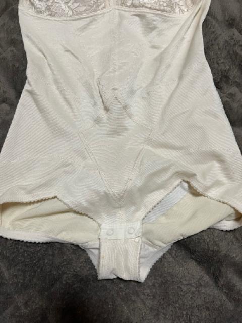 タンス整理品 衣類 おまとめOK ホームクリーニング済み ボディスーツ B80L < 女性ファッション  タンス整理品 衣類 おまとめOK ホームクリーニング済み ボディスーツ B80L < 女性ファッションの