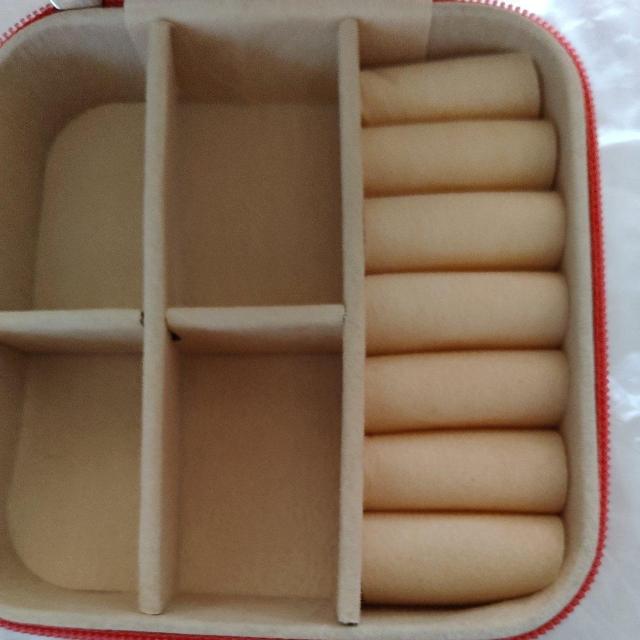 ジュエリーBOX < 女性アクセサリー/時計  ジュエリーBOX < 女性アクセサリー/時計の