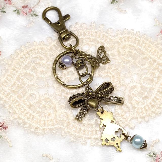 ハンドメイド☆キーホルダー☆アリス☆ < 女性ファッション ハンドメイド☆キーホルダー☆アリス☆ < 女性ファッションの
