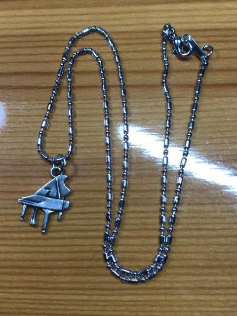 ピアノ 音楽 金 管楽器 モチーフ ネックレス ペンダント アクセサリー キーホルダー トップ 発表会 < 女性アクセサリー/時計  ピアノ 音楽 金 管楽器 モチーフ ネックレス ペンダント アクセサリー キーホルダー トップ 発表会  < 女性アクセサリー/時計の