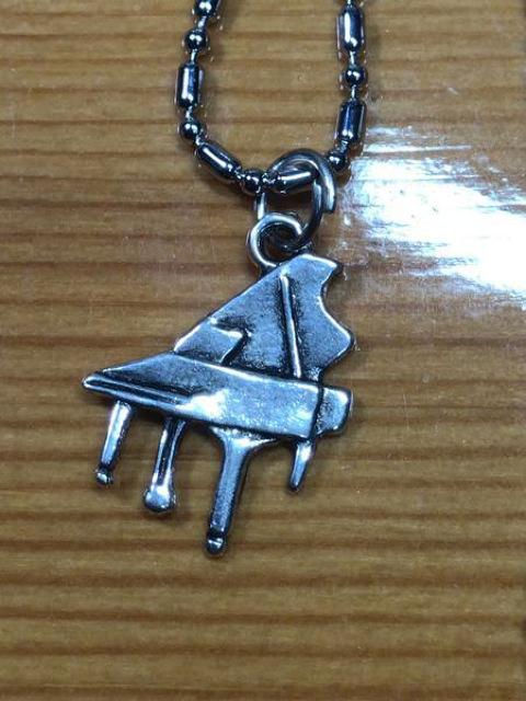 ピアノ 音楽 金 管楽器 モチーフ ネックレス ペンダント アクセサリー キーホルダー トップ 発表会 < 女性アクセサリー/時計  ピアノ 音楽 金 管楽器 モチーフ ネックレス ペンダント アクセサリー キーホルダー トップ 発表会 < 女性アクセサリー/時計の