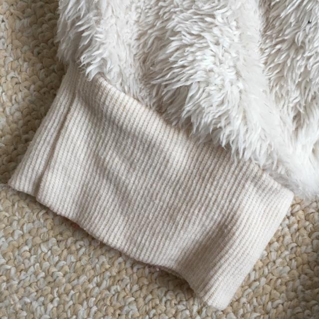 黒猫キャラワッペン&クマ耳シャギーボアパーカープルオーバー白 < 女性ファッション 黒猫キャラワッペン&クマ耳シャギーボアパーカープルオーバー白 < 女性ファッションの