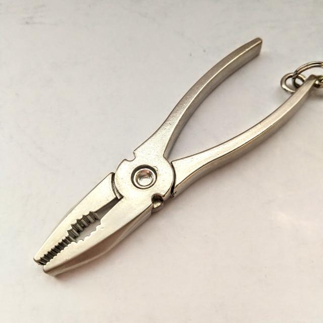 y`@Pliers@vC[@KeyHolder  jt@bV 