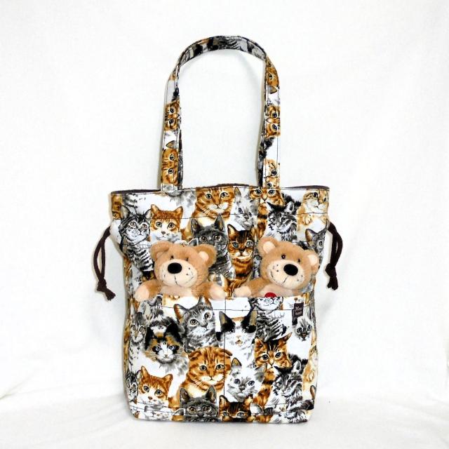 ◆猫猫猫×白地◆外ポケットA持ち手付き巾着バッグ◆ < 女性ファッション  ◆猫猫猫×白地◆外ポケットA持ち手付き巾着バッグ◆ < 女性ファッションの