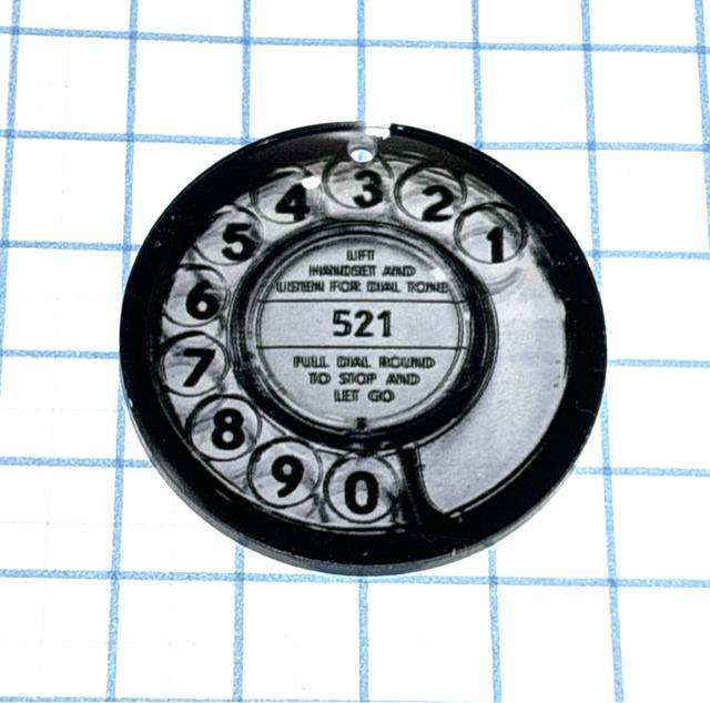 1425 電話のダイヤルデザイン リアルなプラ板チャーム 1枚 ★厚み約2ミリ★アクセサリーパーツ レトロ ハンドメイド材料 < ペット/手芸/園芸 1425 電話のダイヤルデザイン リアルなプラ板チャーム 1枚 ★厚み約2ミリ★アクセサリーパーツ レトロ ハンドメイド材料 < ペット/手芸/園芸の