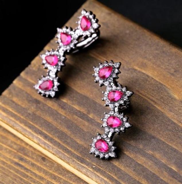 新品アンティーク調ゴシックローズストーンイヤリング < 女性アクセサリー/時計  新品アンティーク調ゴシックローズストーンイヤリング  < 女性アクセサリー/時計の