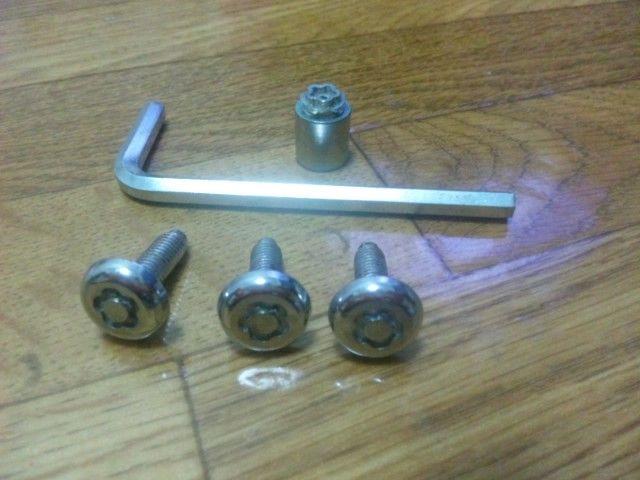 ���^�ԗp�i���o�[���b�N�{���g�i����h�~�j �� ������/�o�C�N