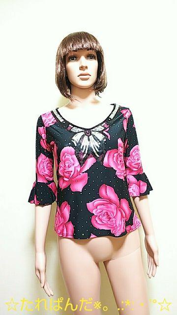 極美品☆胸元デコルテ・スパン盛りA大薔薇柄のカットソーT100☆3点で即落 < 女性ファッション  極美品☆胸元デコルテ・スパン盛りA大薔薇柄のカットソーT100☆3点で即落 < 女性ファッションの