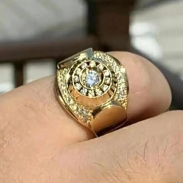 爆ヤス価格790円★ラウンドキュービックジルコニア付き メンズ18KゴールドプレートリングUSAサイズ11号(日本サイズ24) < 男性アクセサリー/時計 爆ヤス価格790円★ラウンドキュービックジルコニア付き メンズ18KゴールドプレートリングUSAサイズ11号(日本サイズ24) < 男性アクセサリー/時計の