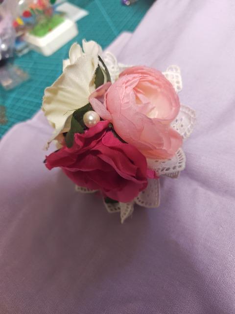 ハンドメイドコサージュ(赤) < 女性アクセサリー/時計 ハンドメイドコサージュ(赤) < 女性アクセサリー/時計の