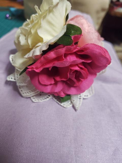 ハンドメイドコサージュ(赤) < 女性アクセサリー/時計 ハンドメイドコサージュ(赤) < 女性アクセサリー/時計の