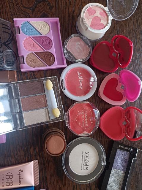 化粧品まとめ売り★福袋★29点★新品数点★オマケあり★お得にどーぞ★送料半額300円★ < 香水/コスメ/ネイル 化粧品まとめ売り★福袋★29点★新品数点★オマケあり★お得にどーぞ★送料半額300円★ < 香水/コスメ/ネイルの