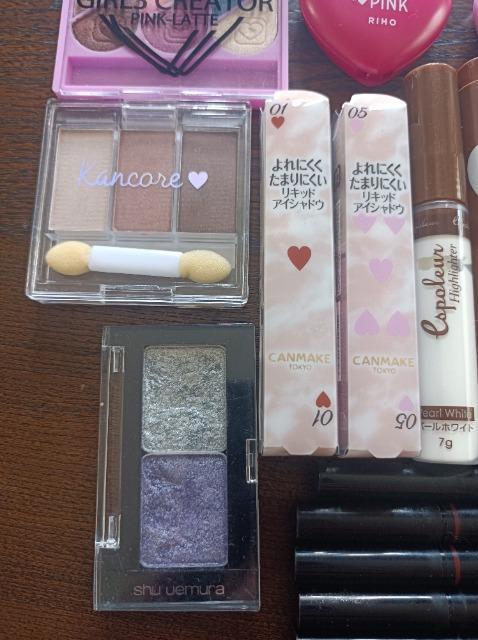 化粧品まとめ売り★福袋★29点★新品数点★オマケあり★お得にどーぞ★送料半額300円★ < 香水/コスメ/ネイル 化粧品まとめ売り★福袋★29点★新品数点★オマケあり★お得にどーぞ★送料半額300円★ < 香水/コスメ/ネイルの