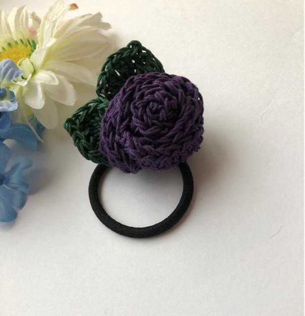 ハンドメイド ヘアゴム ブローチ巻き巻き薔薇 パープル < 女性ファッション  ハンドメイド ヘアゴム ブローチ巻き巻き薔薇 パープル < 女性ファッションの