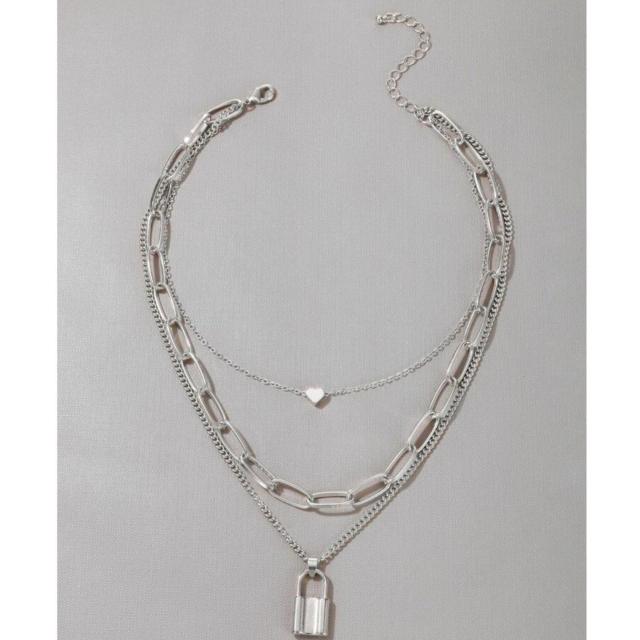 新品★鍵とハートデザイン3連ネックレス < 女性アクセサリー/時計  新品★鍵とハートデザイン3連ネックレス  < 女性アクセサリー/時計の