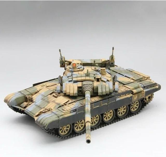 1/35 XoLAR@T-72M2 fi@  zr[ 
