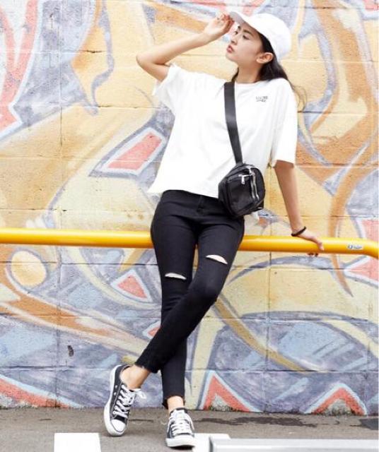 定価2,689円●BigロゴTシャツ●Whiteホワイト白【新品タグ付き】Bifrost●白Tシャツ < 女性ファッション  定価2,689円●BigロゴTシャツ●Whiteホワイト白【新品タグ付き】Bifrost●白Tシャツ < 女性ファッションの