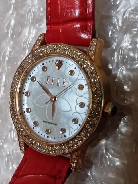 ☆ ELLE ☆ アナログ腕時計 ☆ レディース ☆3針付き ☆ 電池交換直後 < 女性アクセサリー/時計 ☆ ELLE ☆ アナログ腕時計 ☆ レディース ☆3針付き ☆ 電池交換直後 < 女性アクセサリー/時計の