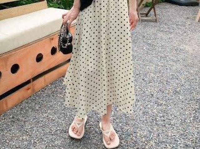 ドット柄 ロング スカート 春夏服 ボトムス ホワイト < 女性ファッション ドット柄 ロング スカート 春夏服 ボトムス ホワイト < 女性ファッションの