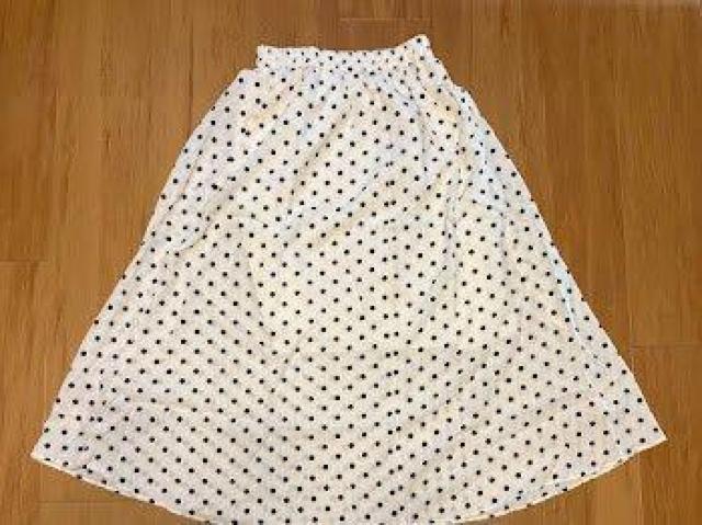 ドット柄 ロング スカート 春夏服 ボトムス ホワイト < 女性ファッション ドット柄 ロング スカート 春夏服 ボトムス ホワイト < 女性ファッションの