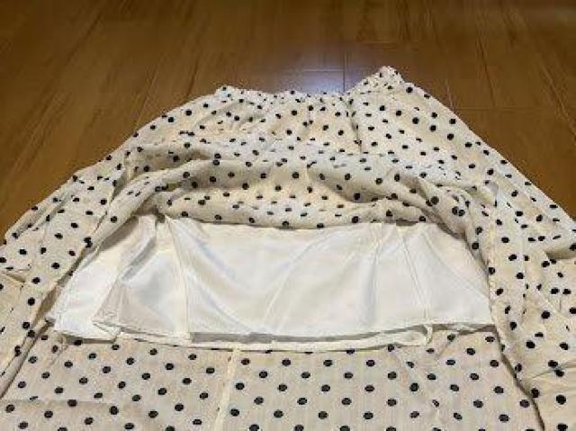 ドット柄 ロング スカート 春夏服 ボトムス ホワイト < 女性ファッション ドット柄 ロング スカート 春夏服 ボトムス ホワイト < 女性ファッションの