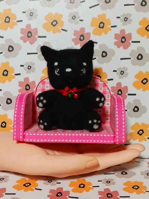 黒猫のフェルトぬいぐるみとソファセット < ペット/手芸/園芸 黒猫のフェルトぬいぐるみとソファセット < ペット/手芸/園芸の