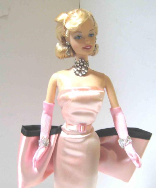 マリリン・モンロー ピンクドレスのバービー人形 < ホビー マリリン・モンロー ピンクドレスのバービー人形 < ホビーの
