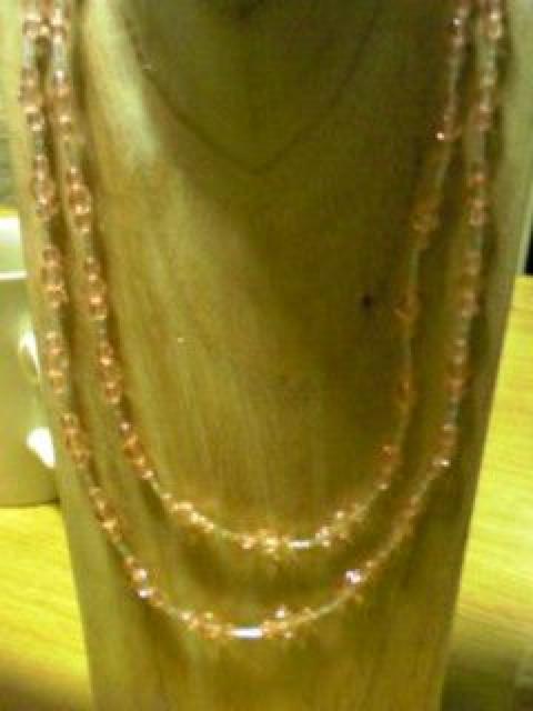 ピンク系の2連ネックレス < 女性アクセサリー/時計 ピンク系の2連ネックレス < 女性アクセサリー/時計の