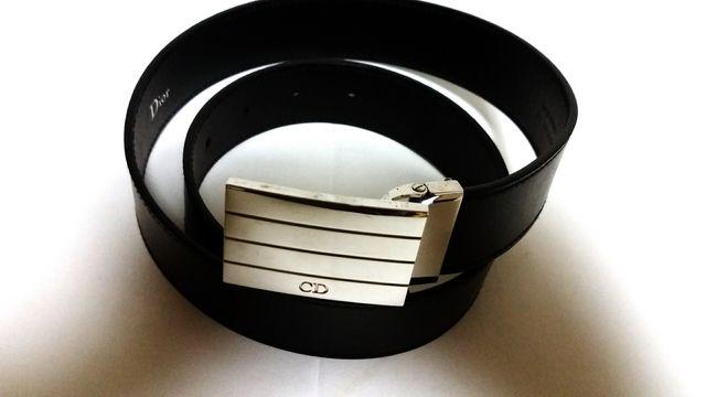 正規新古 激レア Dior Homme ディオールオム CDロゴ スクエアバックル レザーベルト 黒 最小75 アイコンエンブレム < ブランド 正規新古 激レア Dior Homme ディオールオム CDロゴ スクエアバックル レザーベルト 黒 最小75 アイコンエンブレム < ブランドの