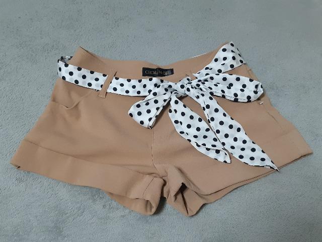 CECILMcBEE ベージュショートパンツ ドットベルトリボン付き < ブランド  CECILMcBEE ベージュショートパンツ ドットベルトリボン付き  < ブランドの