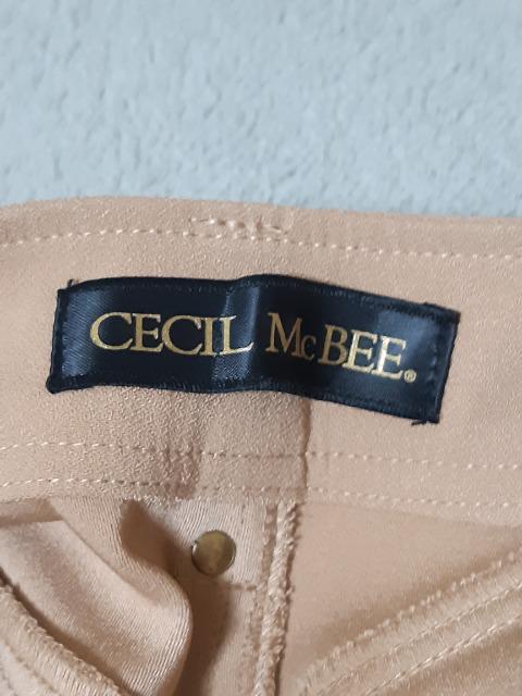 CECILMcBEE ベージュショートパンツ ドットベルトリボン付き < ブランド  CECILMcBEE ベージュショートパンツ ドットベルトリボン付き < ブランドの