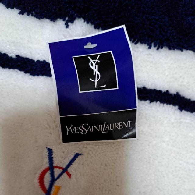 CuT[YVES SAINT LAURENŤփ}bg